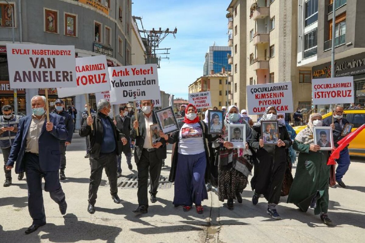 Vanlı aileler HDP’ye karşı yürüdü