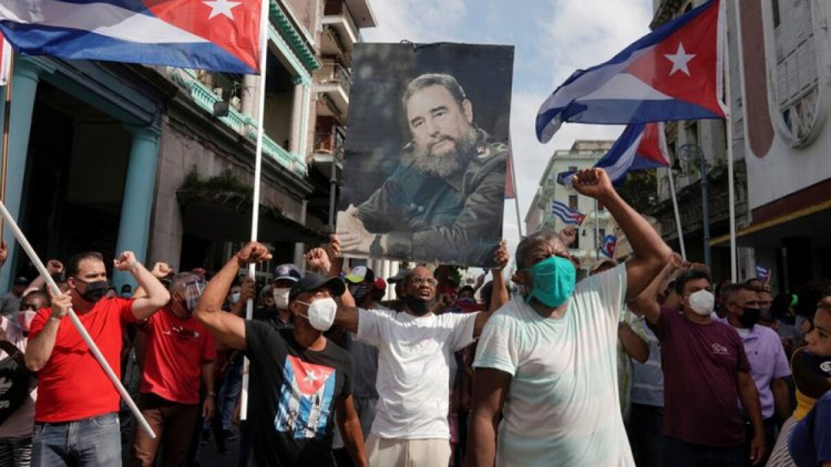 On binlerce Kübalı ABD’ye meydan okudu