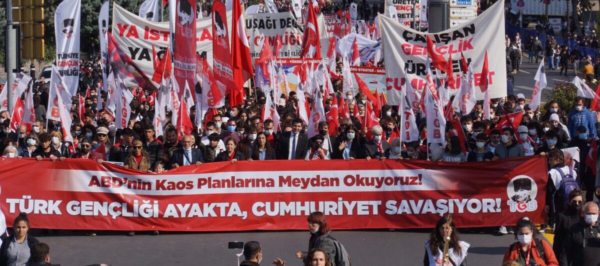 ABD’nin Kaos Planlarına Karşı Türk Gençliği Ayakta, Cumhuriyet Savaşıyor!