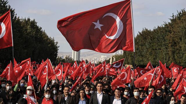 Türkiye Gençlik Birliğidir!