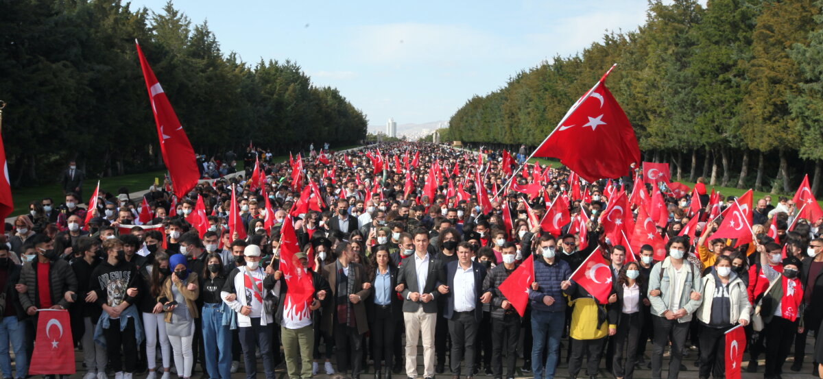 Yeni Dünyanın Genç Öncüleri TGB’nin 29 Ekim Yürüyüşünü Kutladı