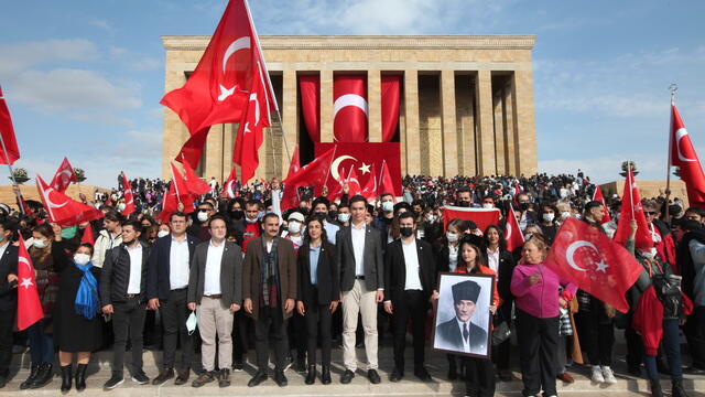 "Bu Yürüyüş Türk Gençliğinin Taarruz Yürüyüşüdür!"