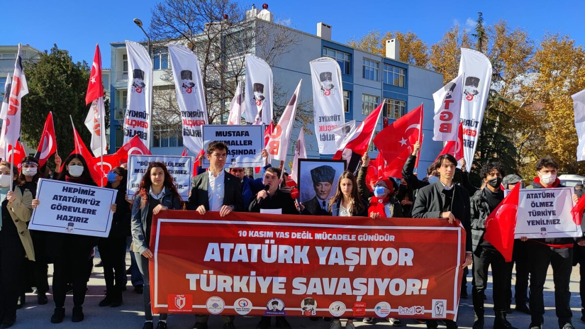 Türk Gençliğinden 10 Kasım Yürüyüşleri
