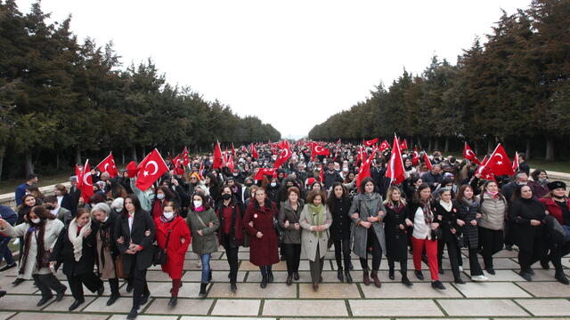 Çığır Açan Miting: Yükselen Kadın Yükselen Türkiye Mitingi