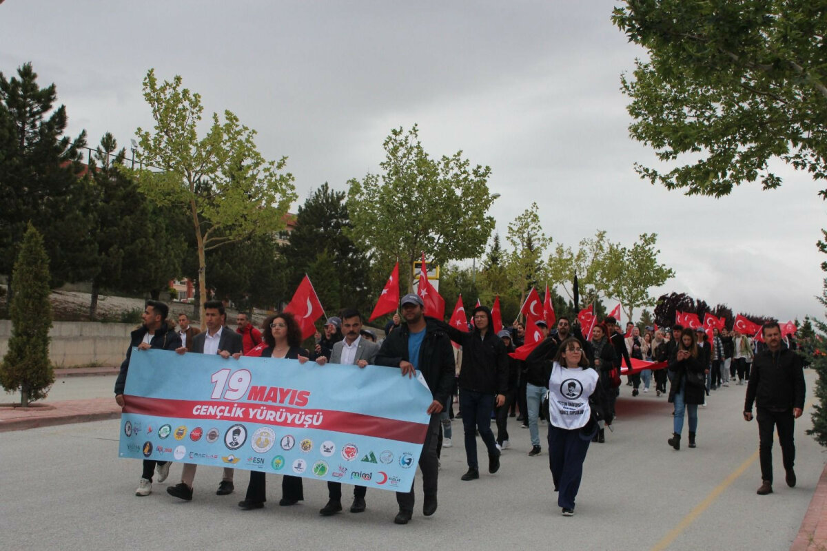 Selçuk Üniversitesi’nde 19 Mayıs Gençlik Yürüyüşü
