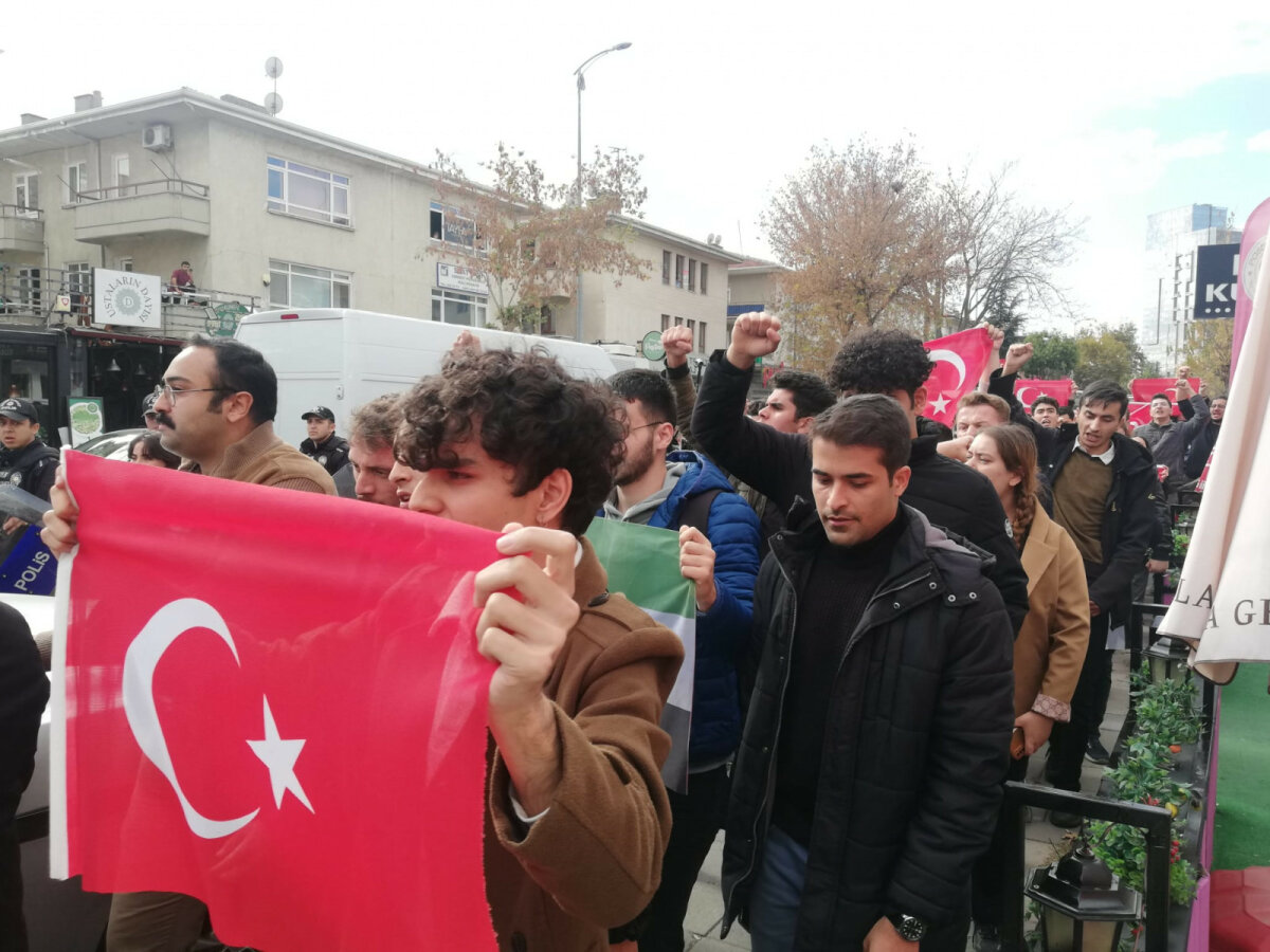 Dışişleri Bakanı Hakan Fidan ile görüşmek üzere Türkiye'ye gelen ABD Dışişleri Bakanı Antony Blinken'a, protestolu karşılama geldi. 