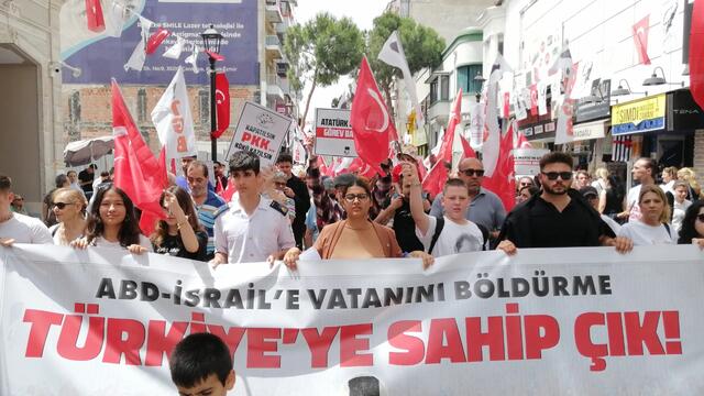 Türk gençliği bölücülüğe gericiliğe meydan okudu!