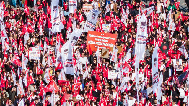 Cumhuriyet Devrimi’nden Üretim Devrimi’ne yürüyoruz