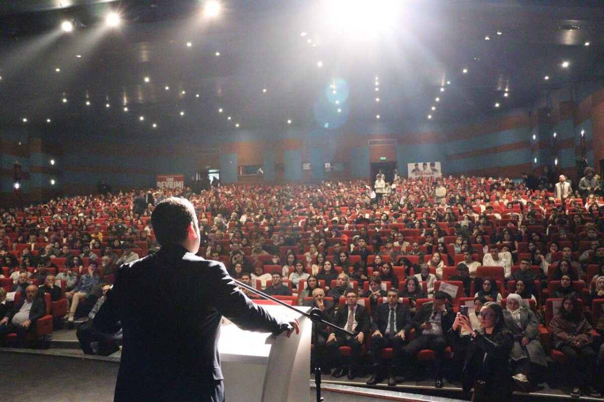 1500 GENCİN KATILIMIYLA T&Uuml;RK DEVRİMİ SEMPOZYUMU TAMAMLANDI