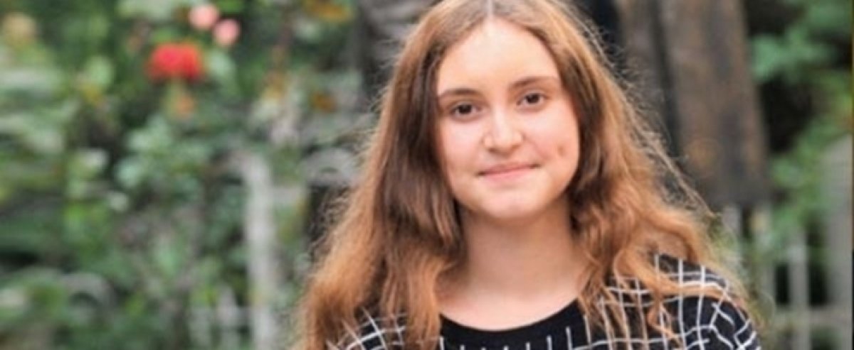 Lise son sınıfta iken, İstanbul’daki bazı metro istasyonlarında kanserojen radon gazı ölçümü yapan İlayda Şamilgil, topladığı verileri İstanbul Valiliği ve İstanbul Büyükşehir Belediyesi’ne sunmuş.