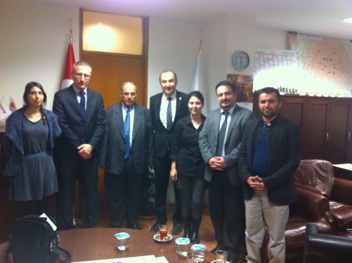 TTB heyeti içerisinde yer alan Özge Aydın (en solda)