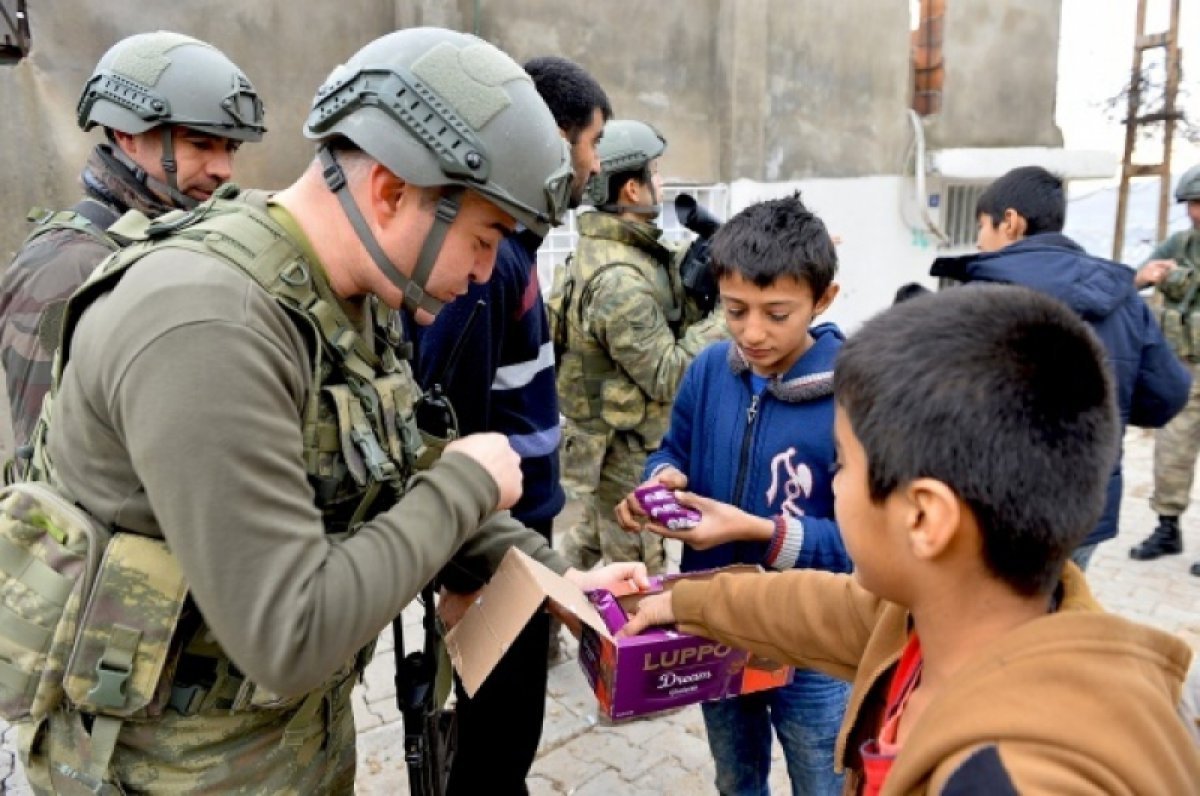 Bütün millete hiç tereddütsüz ve gönül rahatlığıyla arz edebilirim ki, Cumhuriyet Orduları, Cumhuriyeti ve kutsal topraklarını güvenle koruma ve savunma kudretindedir ve hazırdır. Mustafa Kemal Atatürk