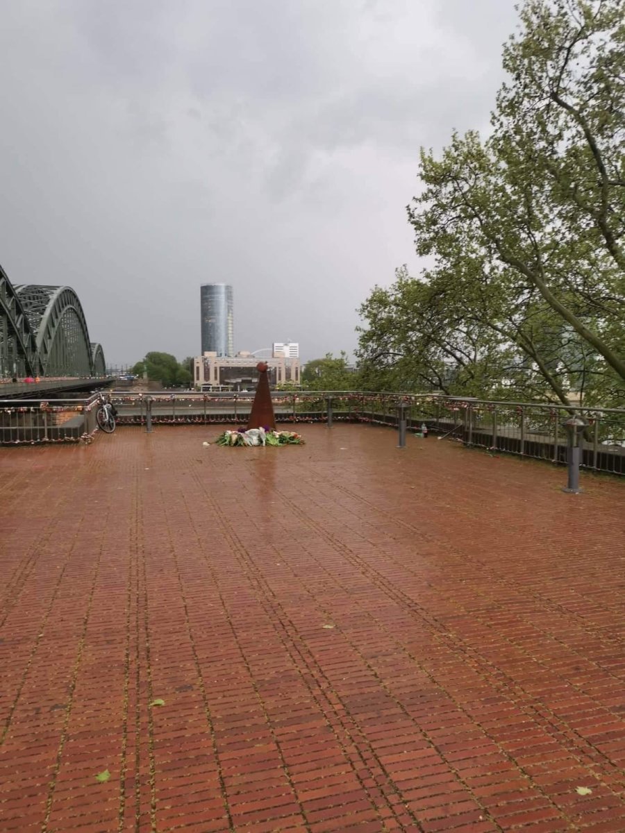 Dikilen sözde soykırım anıtı