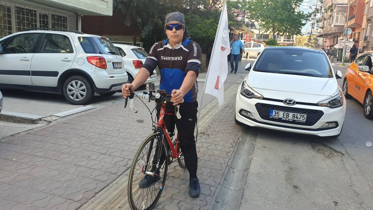 Bisikletiyle Ankara'dan Yola Çıkan Profesyonel bisikletçi Mustafa Metin Ağgün