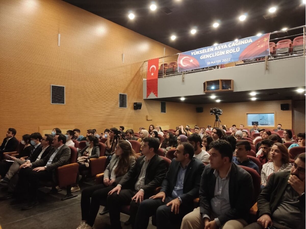 Ankara-Universitesinde-Yukselen-Asya-Caginda-Gencligin-Rolu-Konferansi.jpg